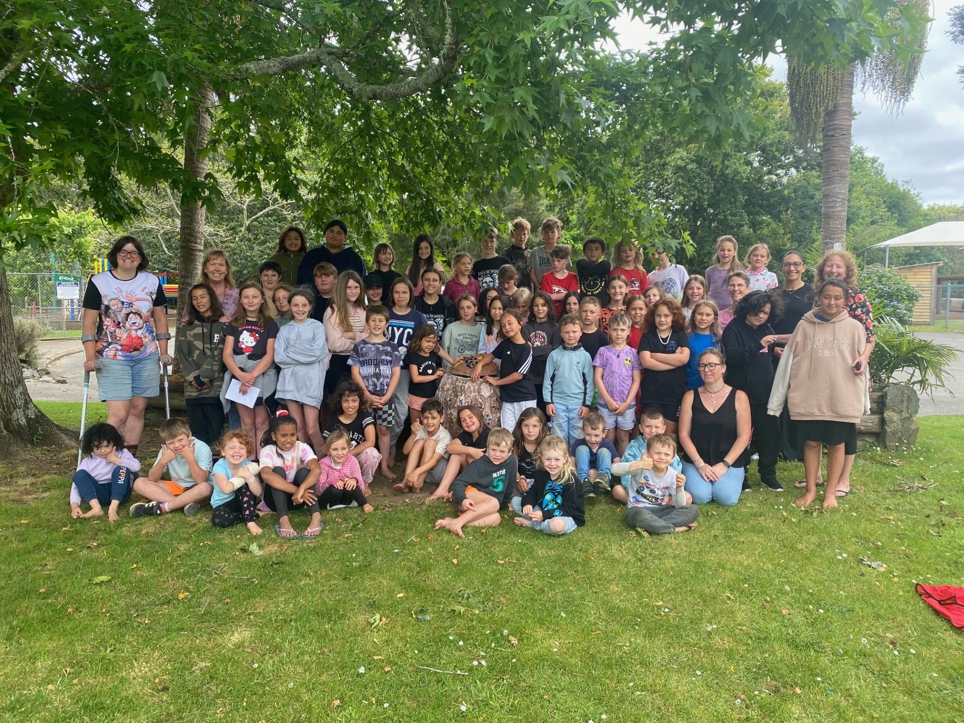Peria School’s pupils, staff and wider community were excited at it’s recent 150th anniversary to open, then later reseal, a time capsule buried at the school 25 years ago.