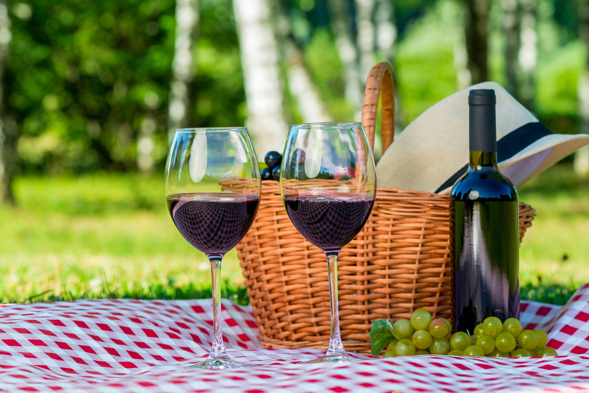 Reusable cutlery, cups and plates reduce single-use plastic. Photo / 123RF