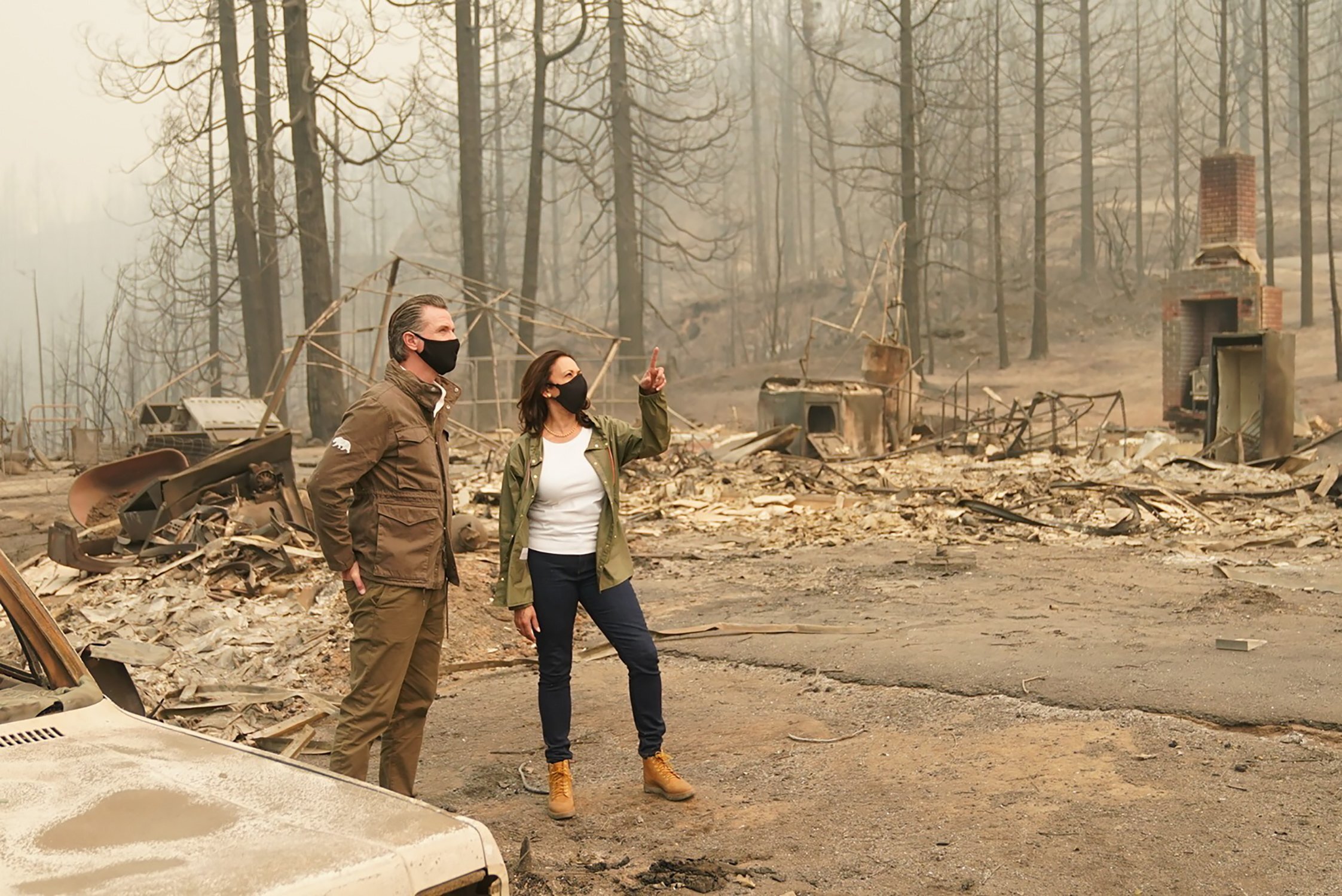 Vice-President Kamala Harris and California Governor Gavin Newsom visit wildfire-struck areas of California in September 2024. 