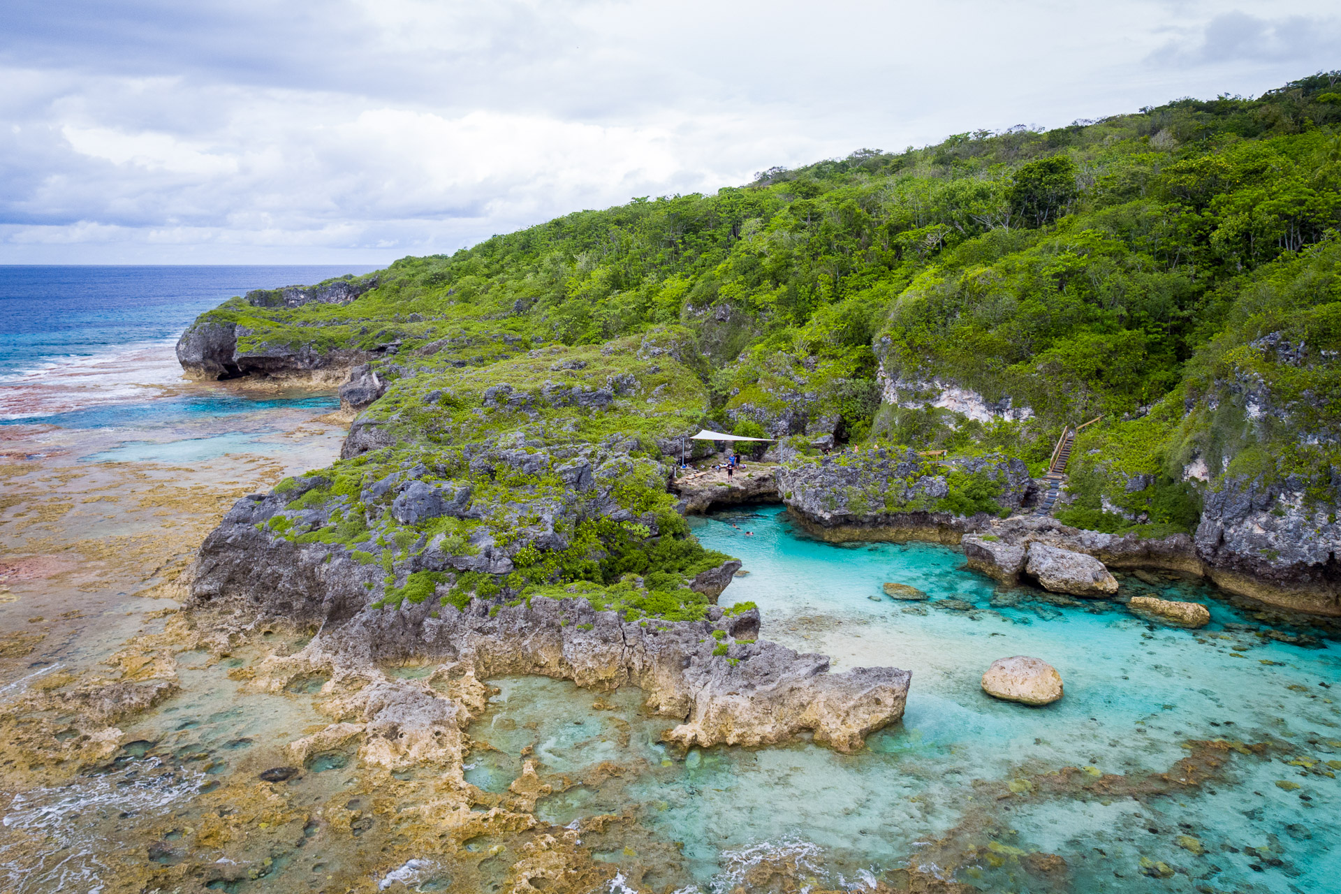 Looking for the best sandwich or tacos on this stunning coral atoll? Read on.