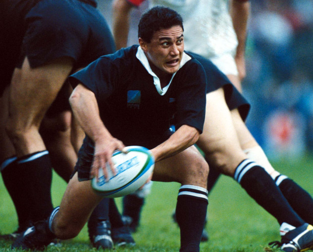 Graeme Bachop in action at the 1995 Rugby World Cup. Photo / Photosport