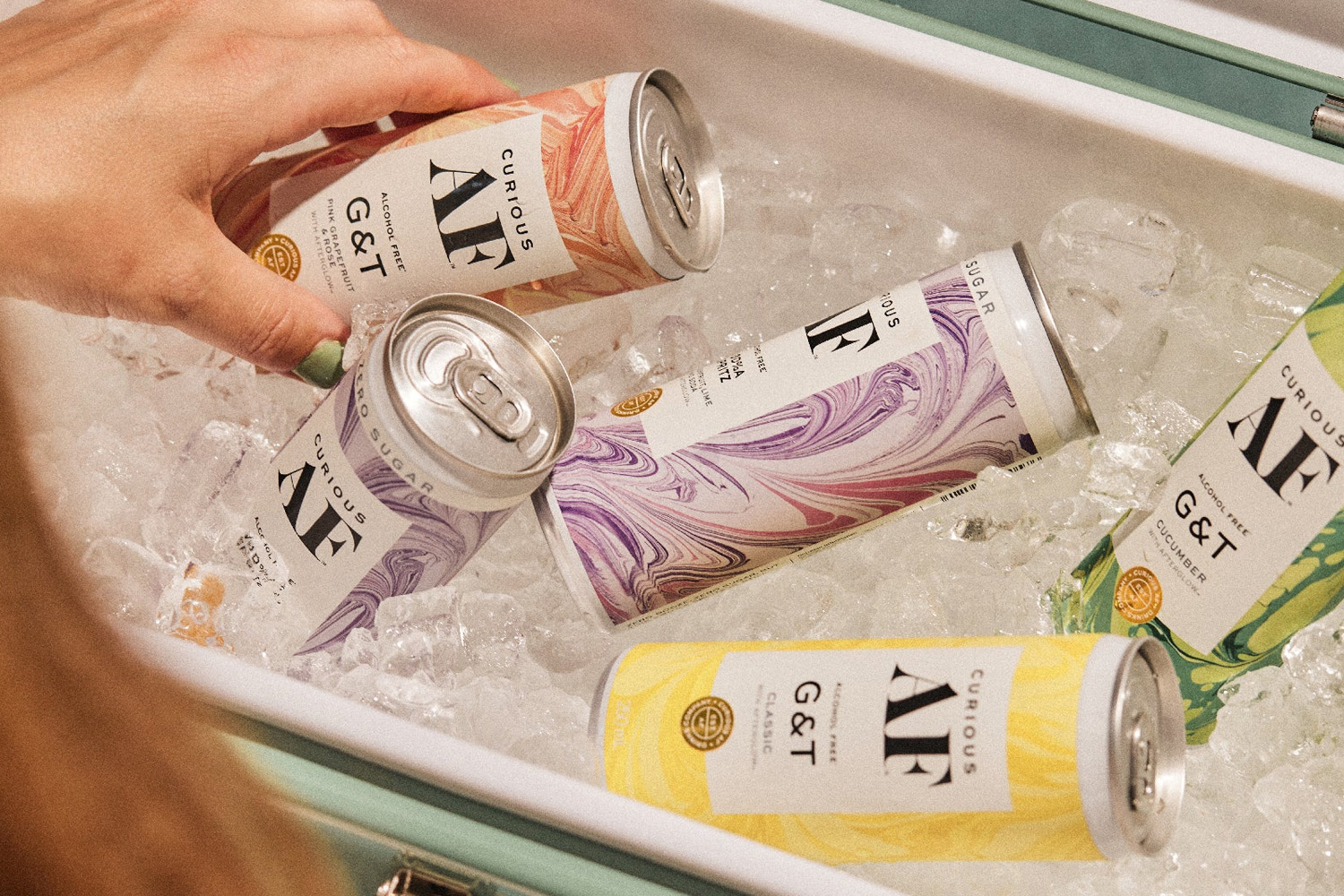 Founded by Lisa King in 2020, AF Drinks sells a range of alcohol-free cocktails and sparkling beverages.