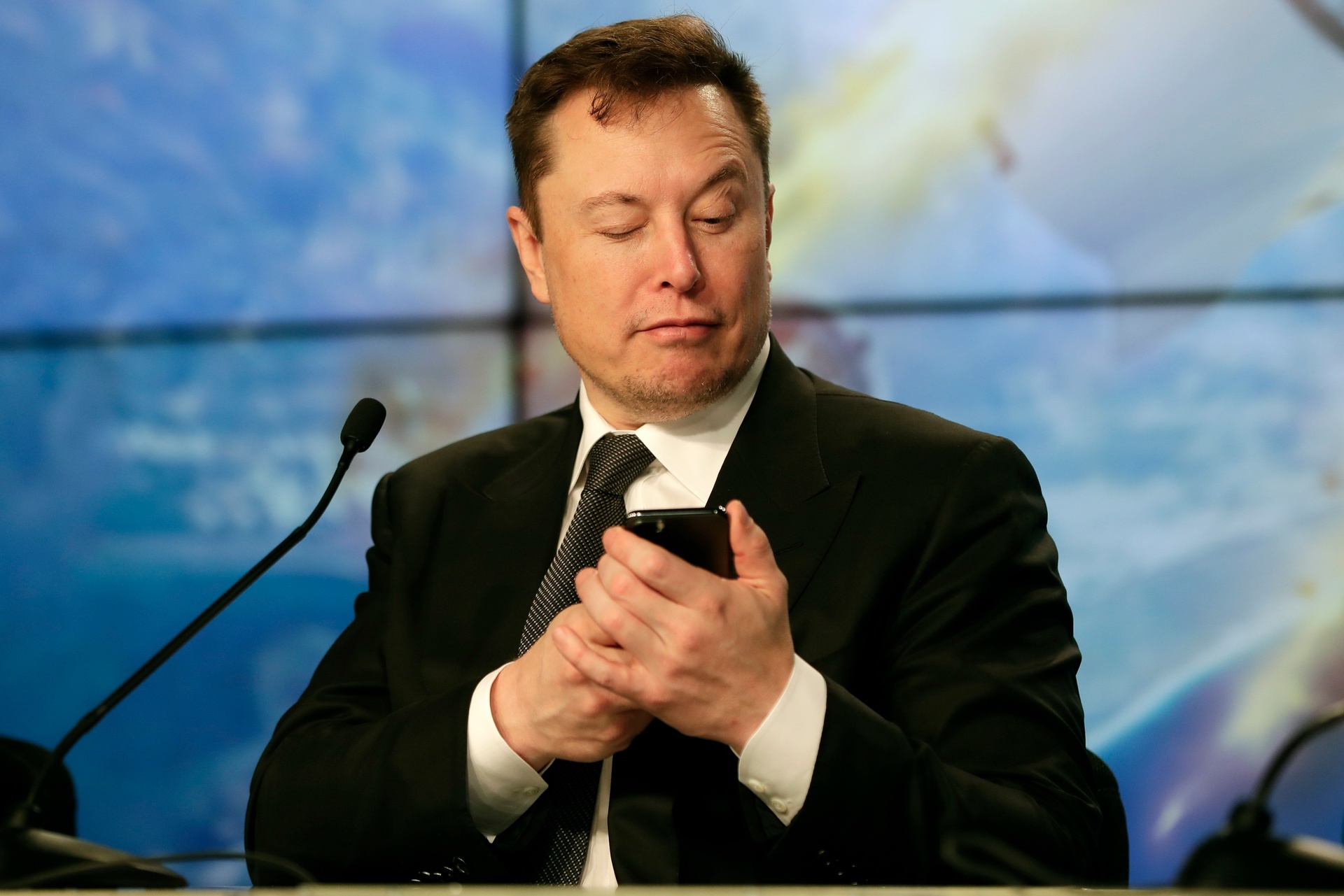 Elon Musk has two children with his ex-girlfriend Grimes, and five children with his first wife Justine Musk.