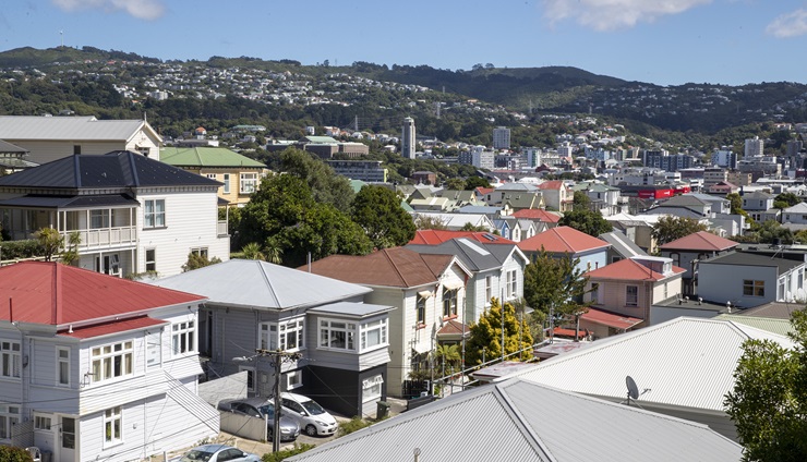 Home values in Wellington City dropped 3.3% to $922,101 in the July quarter and are now down 27.3% below the nationwide market peak. Photo / Mark Mitchell