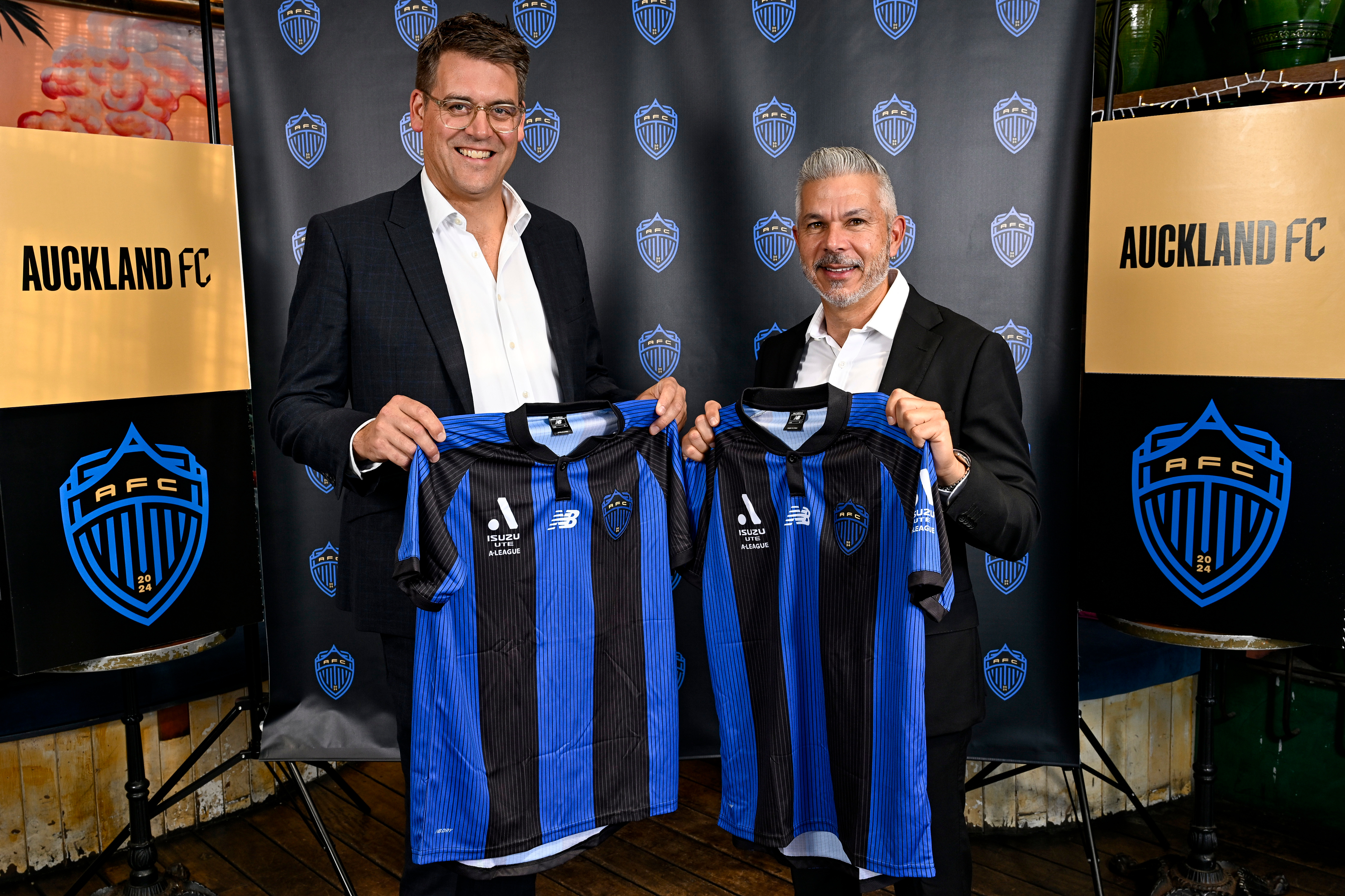 Chief executive Nick Becker and coach Steve Corica. Photo / Photosport