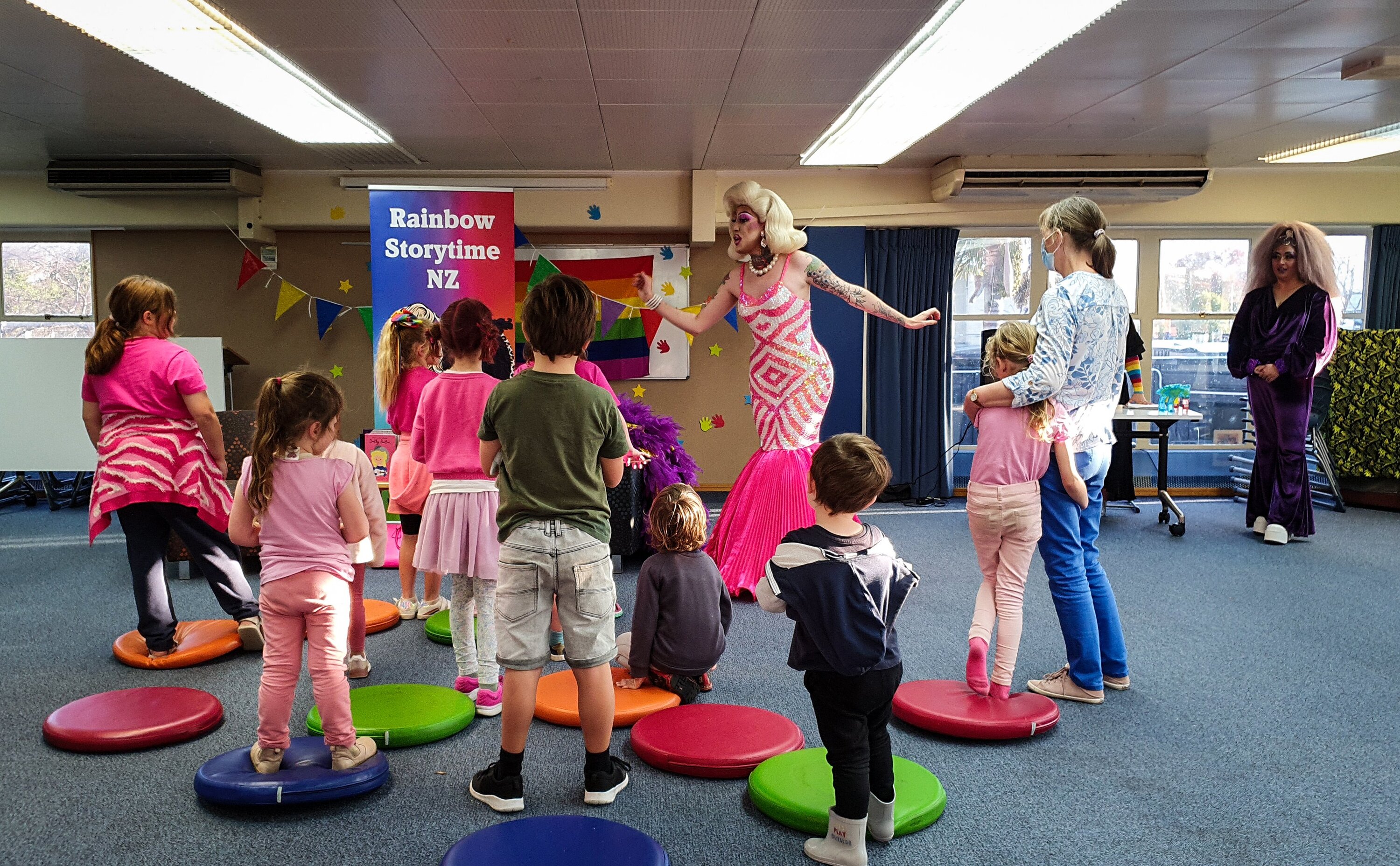Daniel Lockett as Erika Flash and Sunita Torrance as Coco at a Rainbow Storytime NZ childrens' reading event in Hastings May 2022. Photo / Wendy Schollum