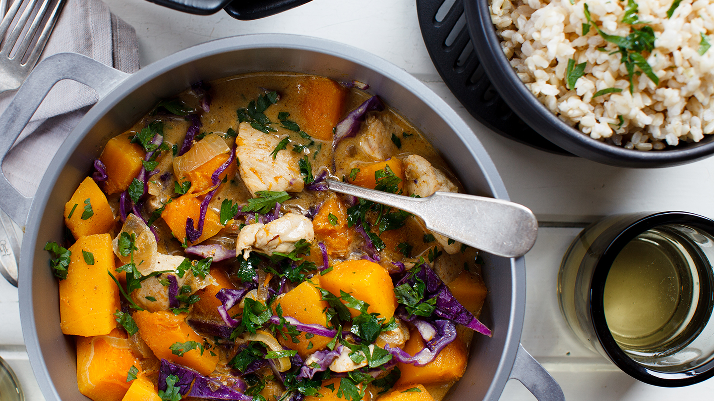 Red chicken with cabbage and rice - Herald