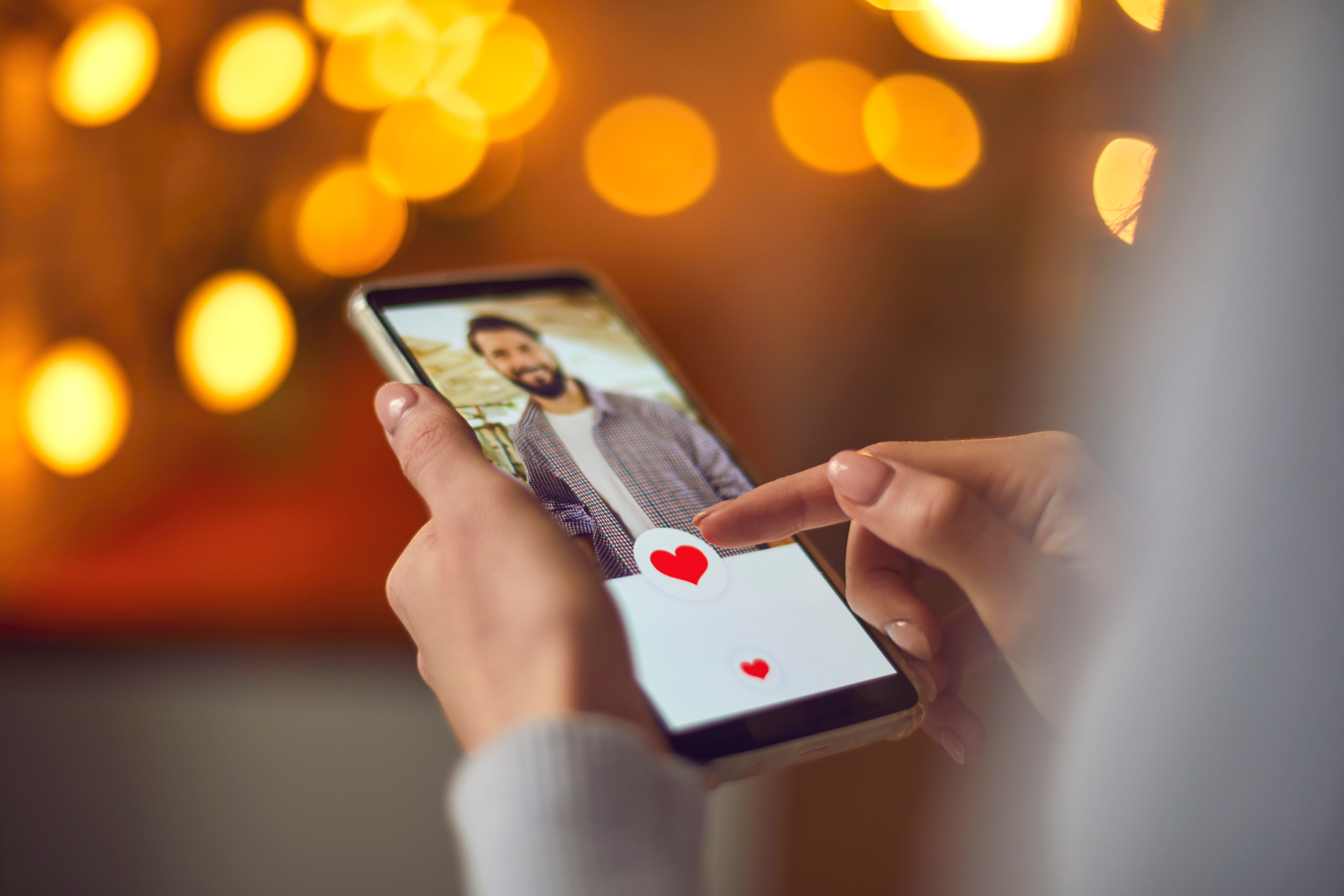Only half of dating app users say that they have had positive experiences. Photo / 123rf