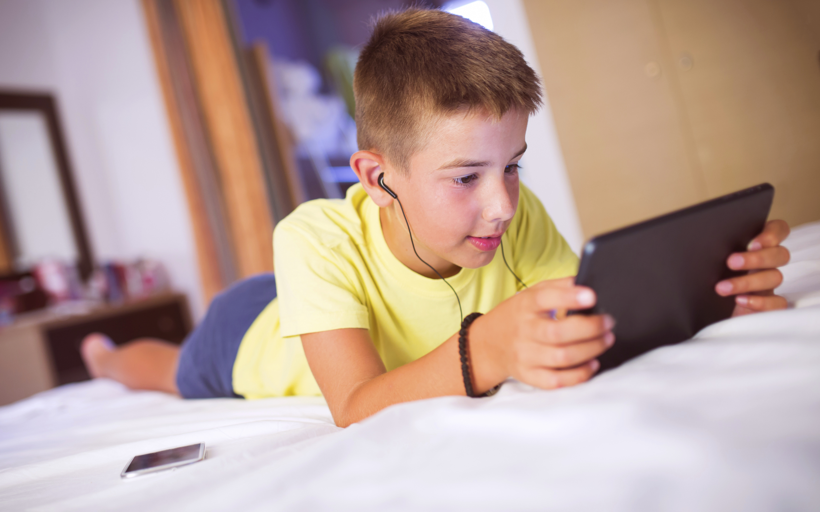 Otago University research, just published in the journal Pediatrics, has drawn on decades of longitudinal data to find that children who watched more TV were more likely to develop metabolic syndrome as an adult. Photo / iStock