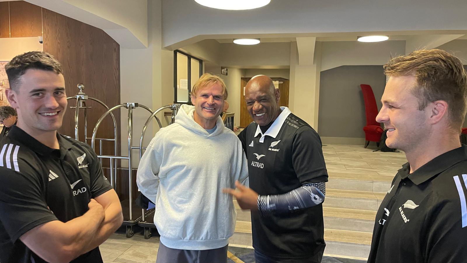Shaun Wallace (second from right) met with All Blacks coach Scott Robertson (second from left) and injured players Sam Cane (right) and Will Jordan. Photo / X @theshaunwallace
