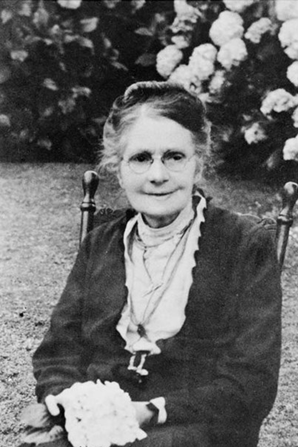 Marianne Caughey Smith-Preston (1851–1938) was a philanthropist as well as a businesswoman. In 1935 she was awarded an MBE. Photo / New Zealand Fashion Museum