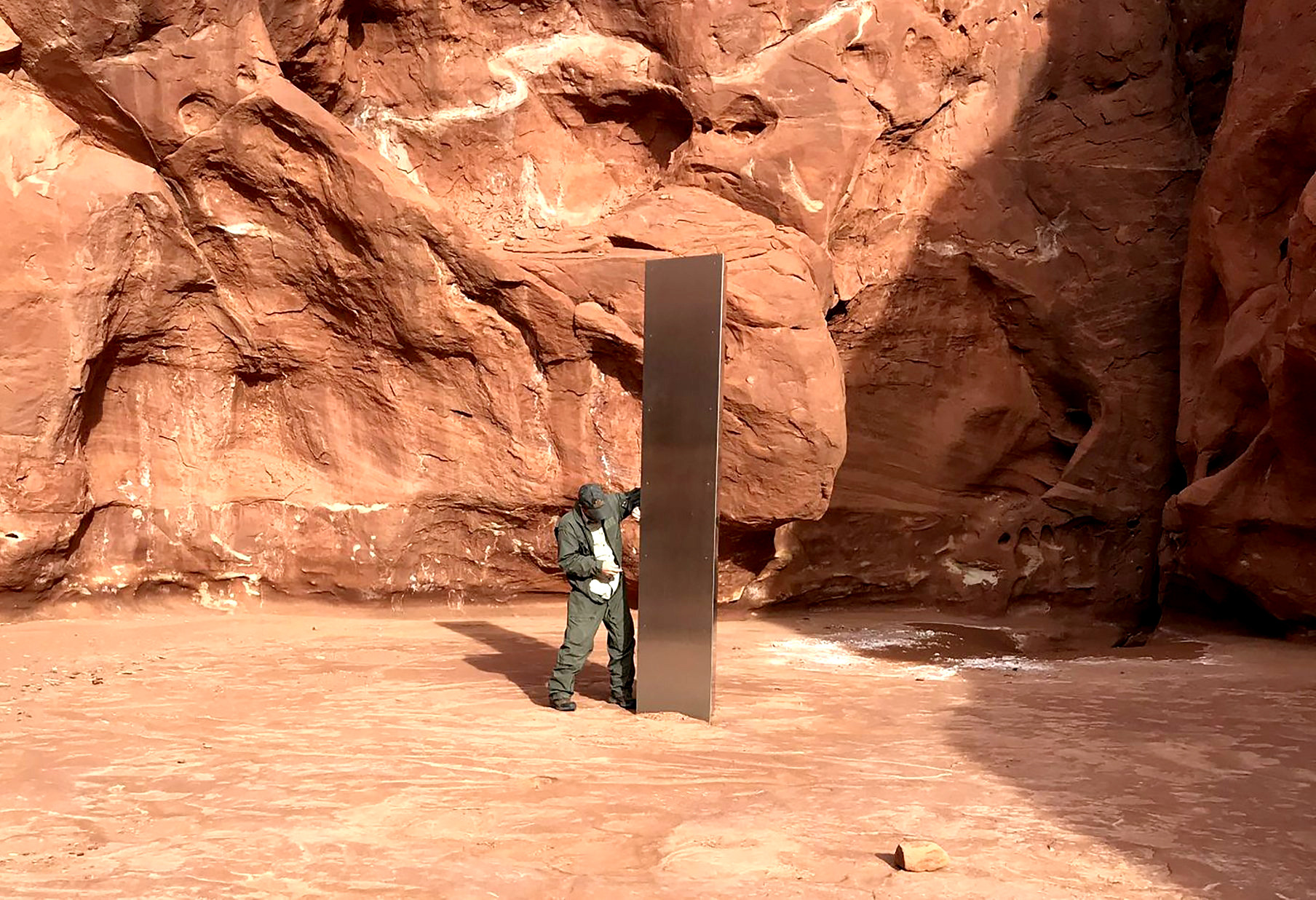 Mystery monolith found in Utah desert sparks theories - NZ Herald