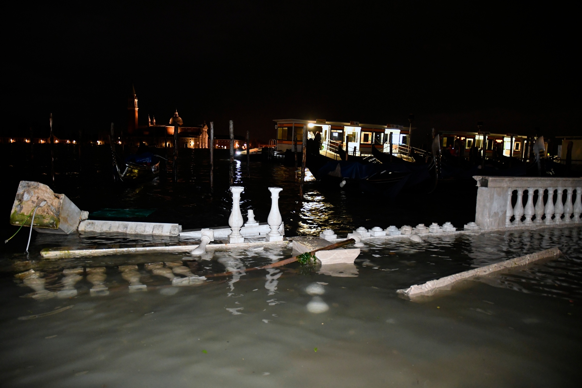 Italy declares state of emergency in Venice after high tides - NZ Herald