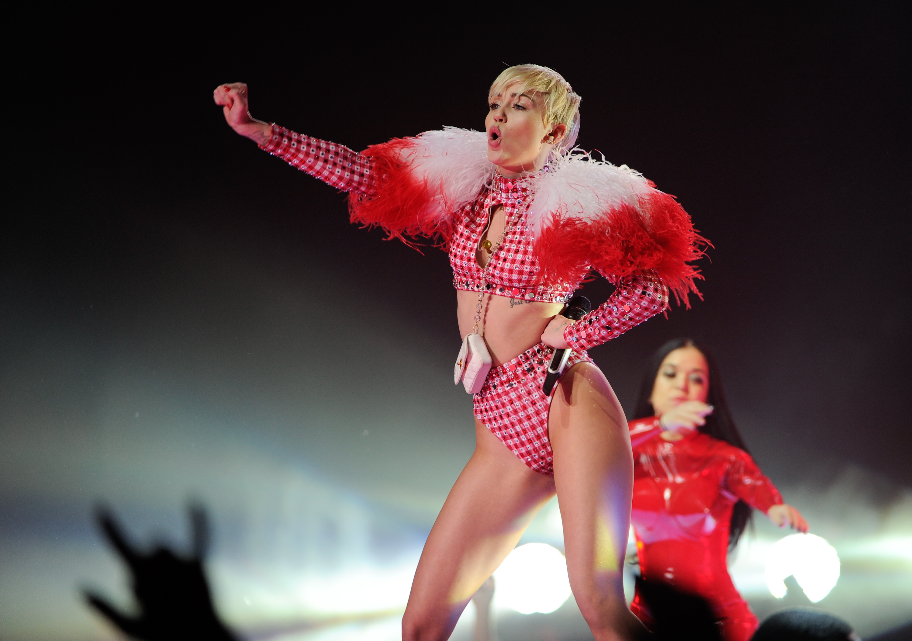 Miley Cyrus shocks with date rape joke - NZ Herald