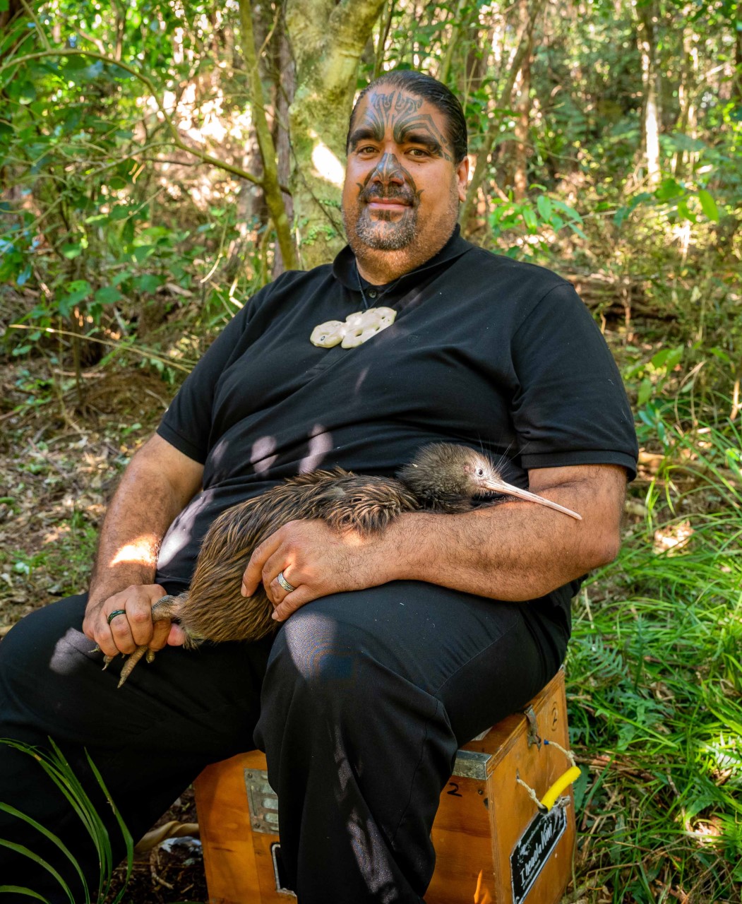 Kaumatua Aperahama Edwards, Te Whānau a Rangiwhaka with Tahwhiti rahi at the release site. Photo / Kieran Pullman