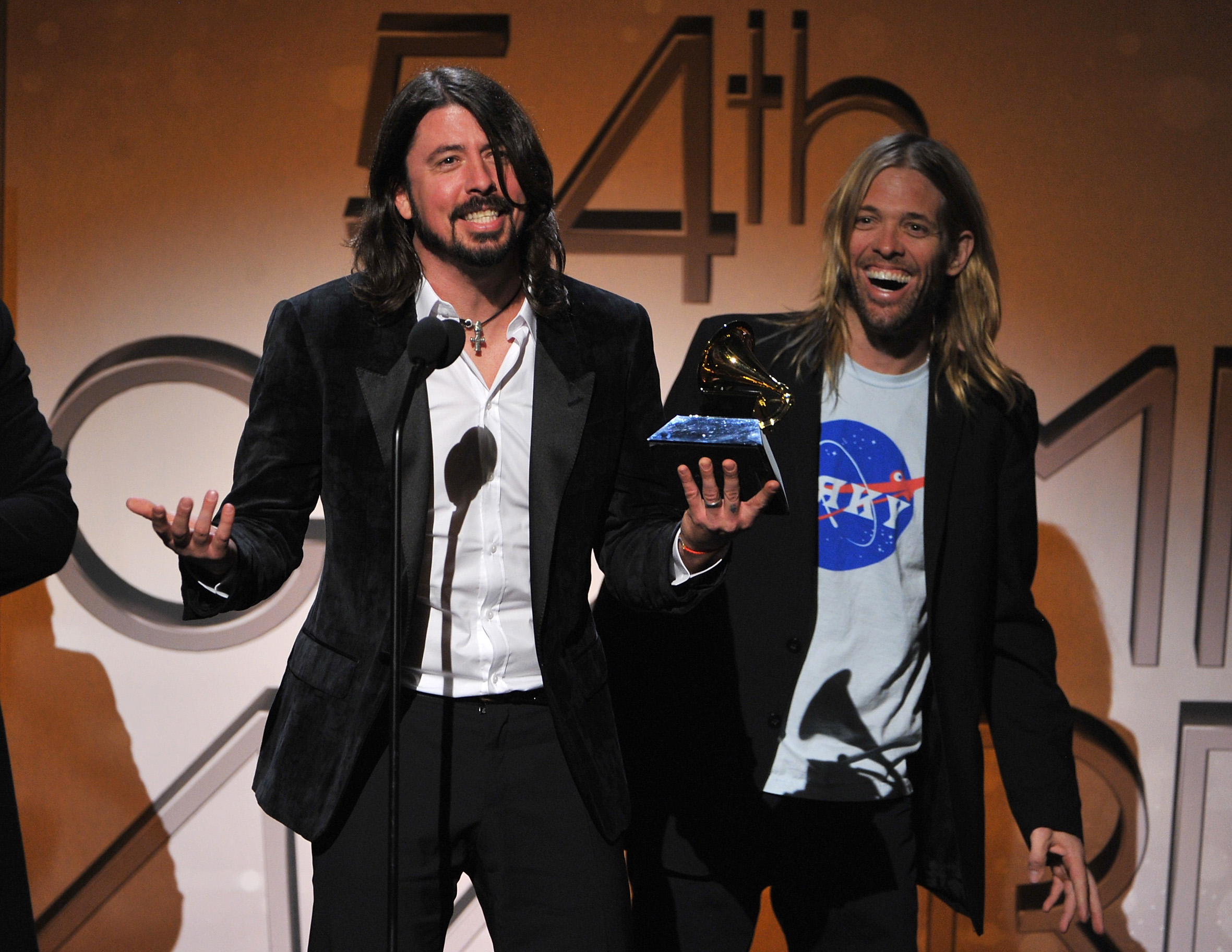 Musicians Dave Grohl and Taylor Hawkins. Photo / Getty Images
