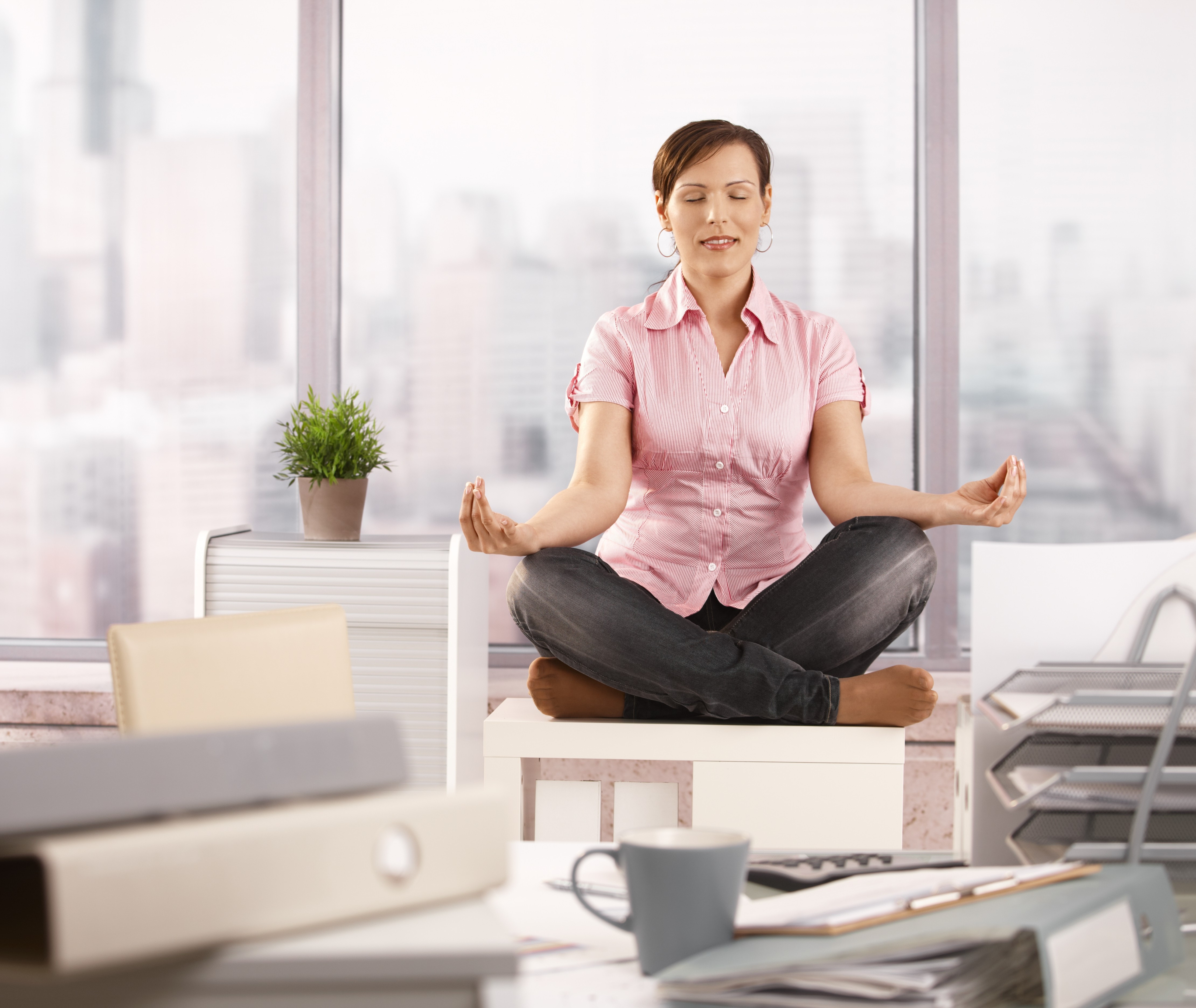 A Microsoft study showed that meditation breaks between meetings can reduce stress and improve brain function. Photo / 123rf