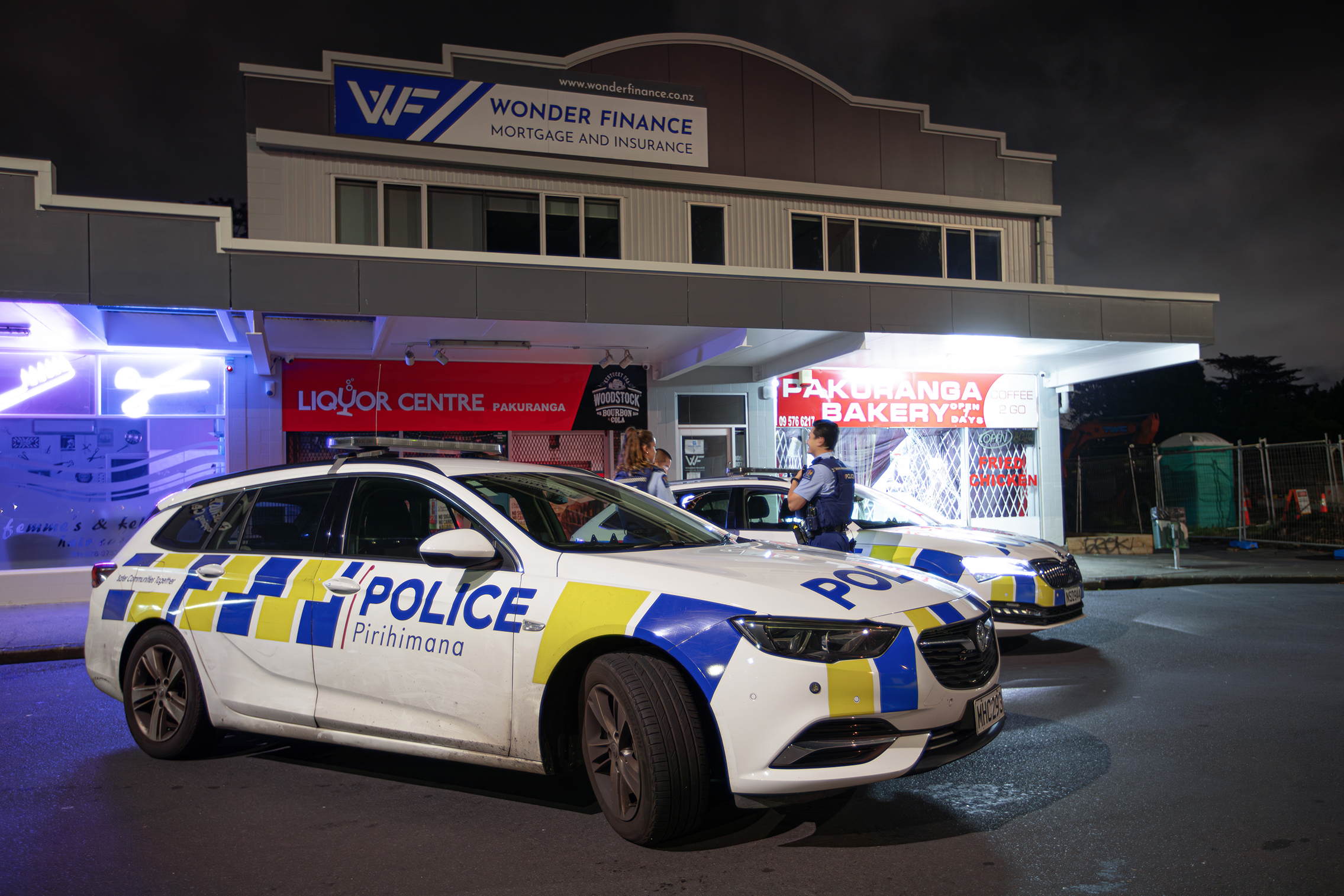 Police were called to Pakuranga Bakery on Ti Rakau Dr at 11.41pm. Photo / Hayden Woodward