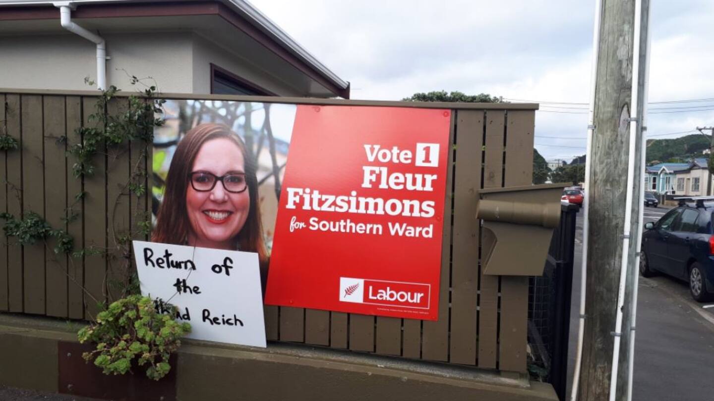 The sign left on Fleur Fitzsimons' fence. 