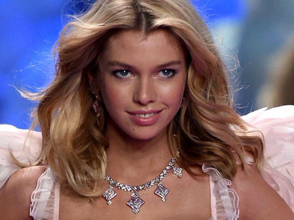 Everything we know about officially hot Kiwi supermodel Stella Maxwell - NZ  Herald