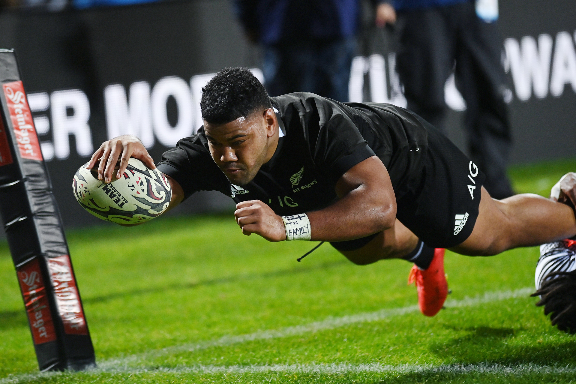Samisoni Taukei'aho scores a try for the All Blacks. Photo / Photosport