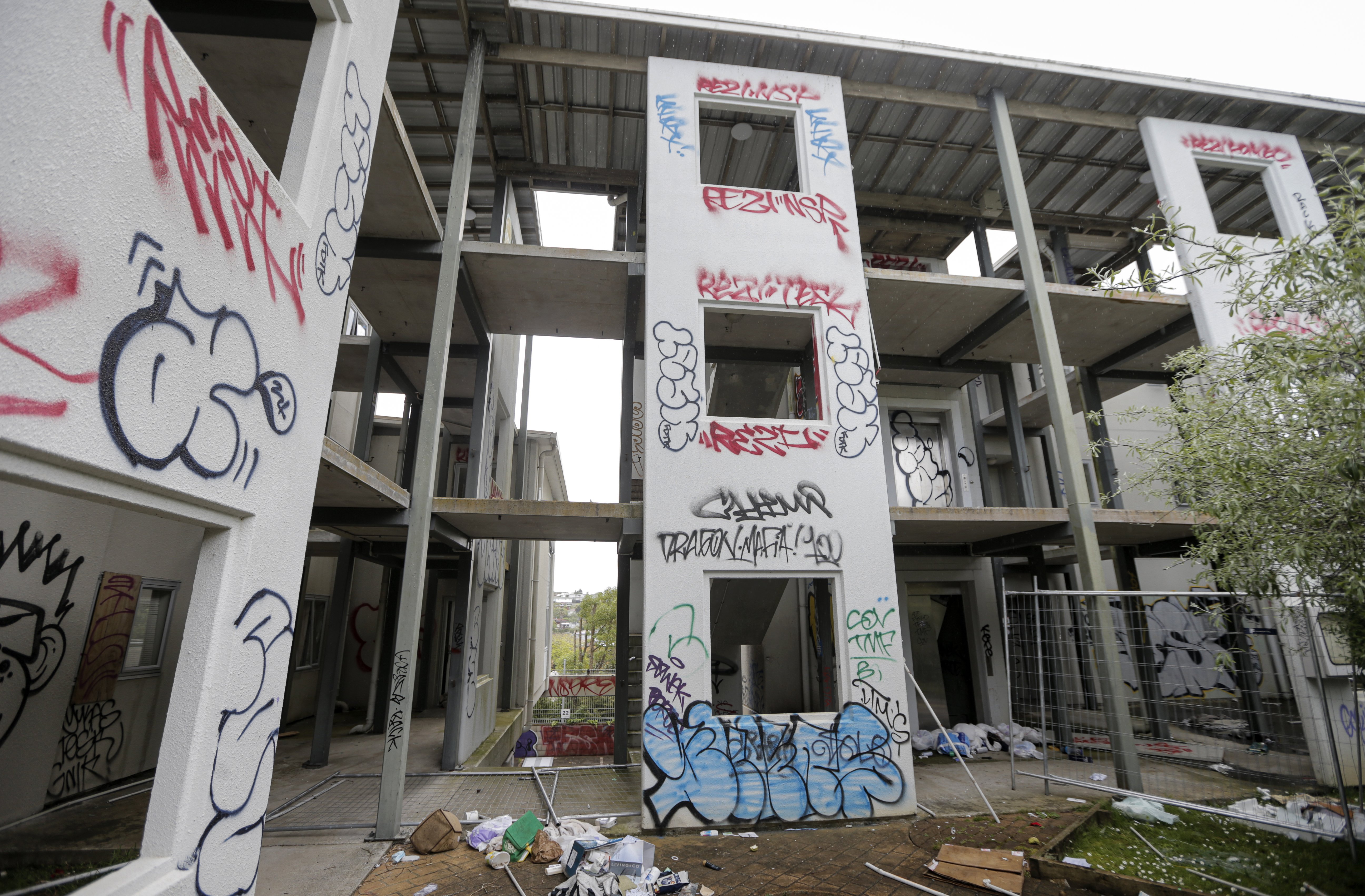 Abandoned Kāinga Ora housing block at 580 Hillsborough Rd, Lynfield. Photo / Alex Burton