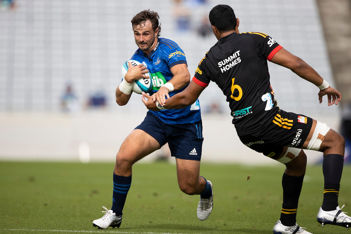 Harry Plummer on attack against the Chiefs. Photo / Photosport