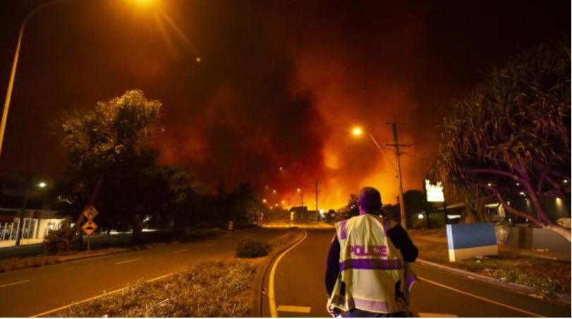 Frightening Image Shows Queensland Fire S Absolute Ferocity Nz Herald