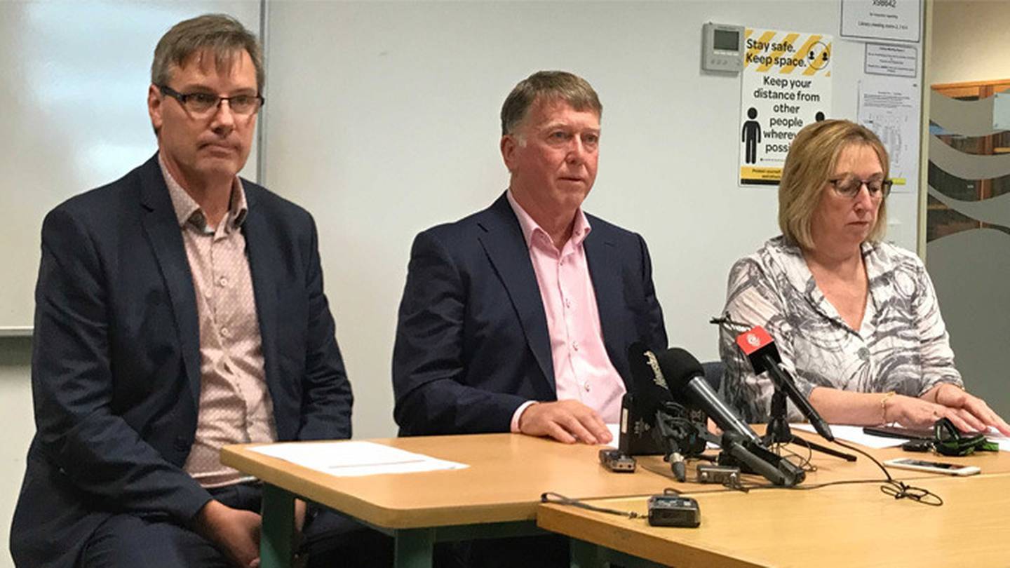 Deputy director-general of health  Shayne Hunter (left) with Waiktato DHB chief executive Kevin Snee and executive director of hospital and community services Chris Lowry at a May 28 briefing. Photo / Belinda Feek