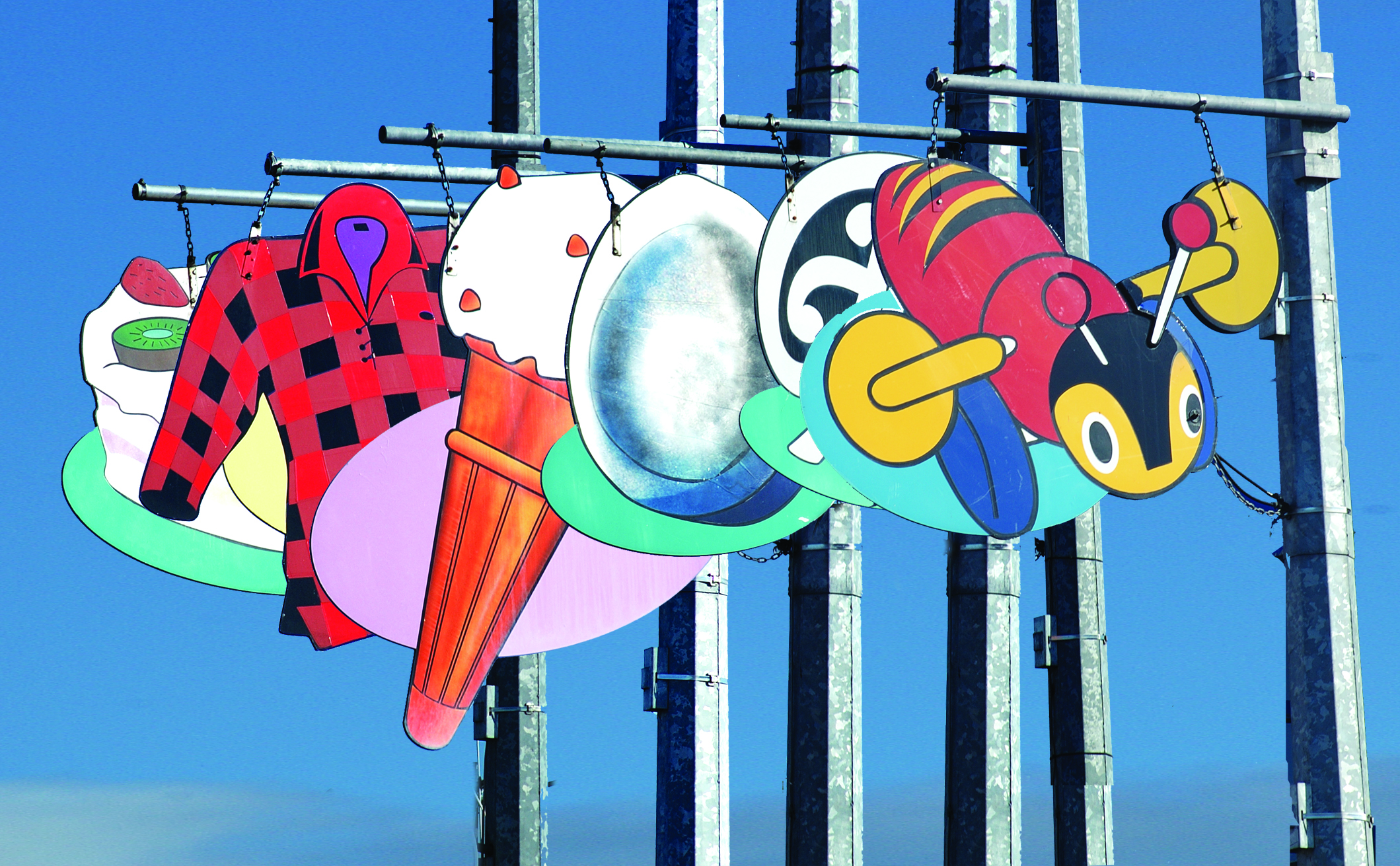 Kiwiana icons on the lampposts of Ōtorohanga. Photo / Supplied