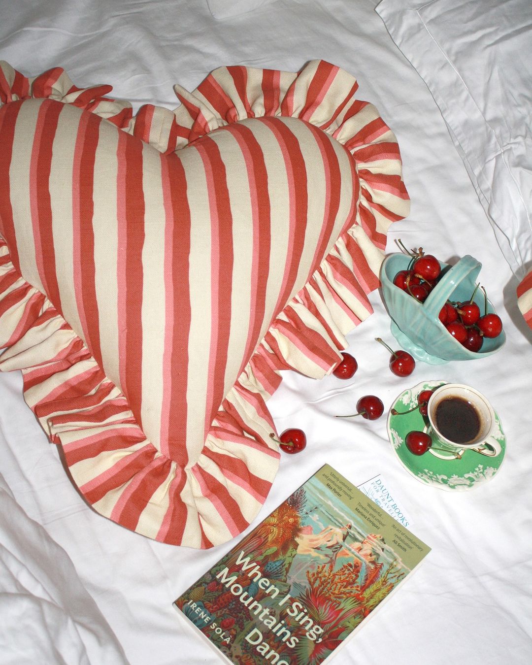 One thing we love right now? This heart-shaped pillow from Sophia Frances Studio. Photo / @sophiafrances_studio