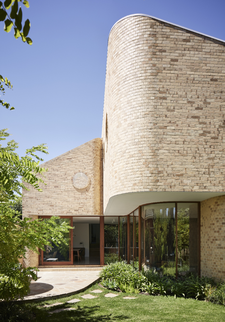 The Waterfall House, named for its waterfall facade, is an Art Deco home with graceful, curved geometry. Photo / Tess Kelly