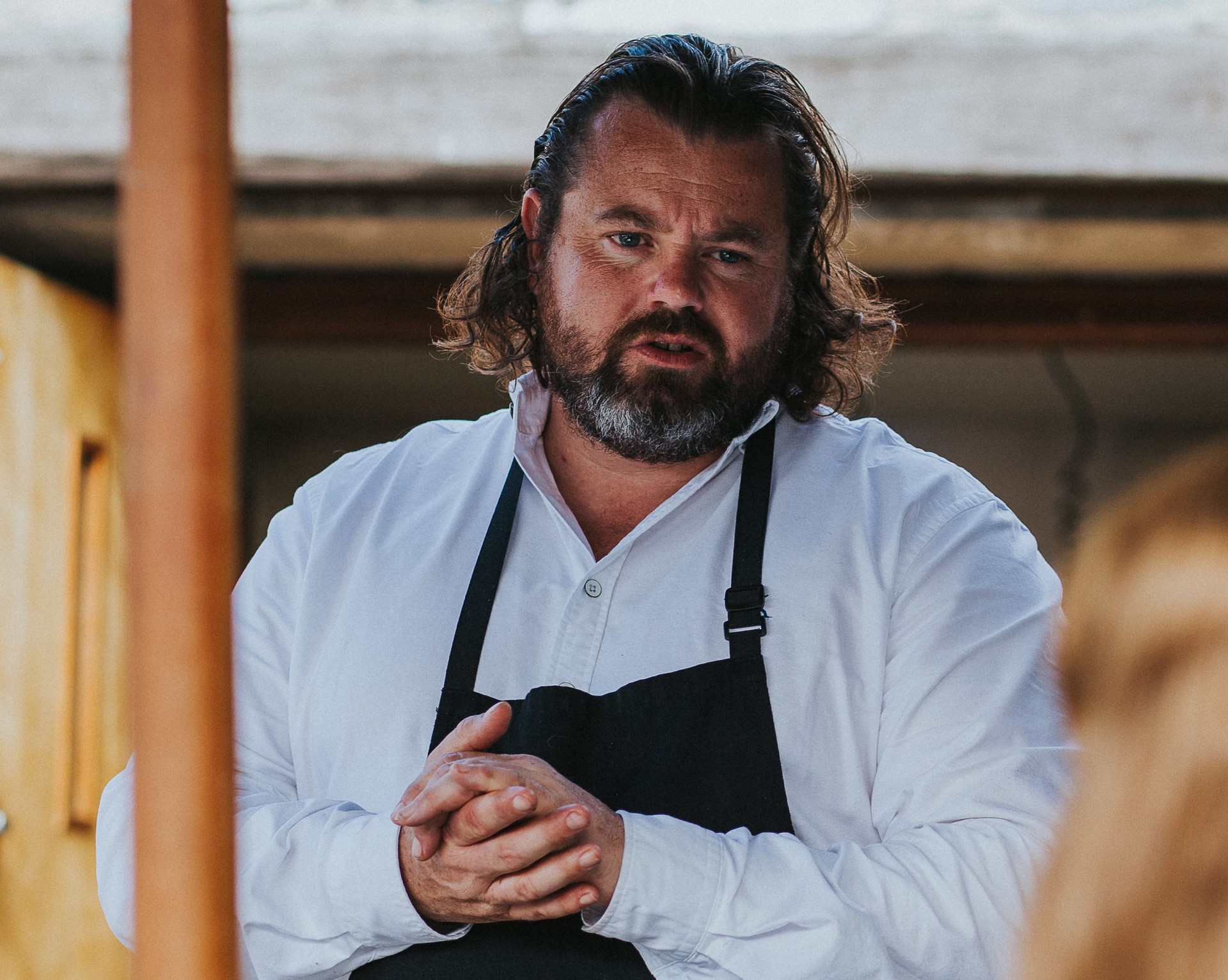 Celebrity chef Vaughan Mabee has made a public apology over conduct that saw him eventually resign from fine dining restaurant Amisfield.