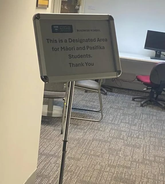 A sign at Auckland University has stirred controversy online.