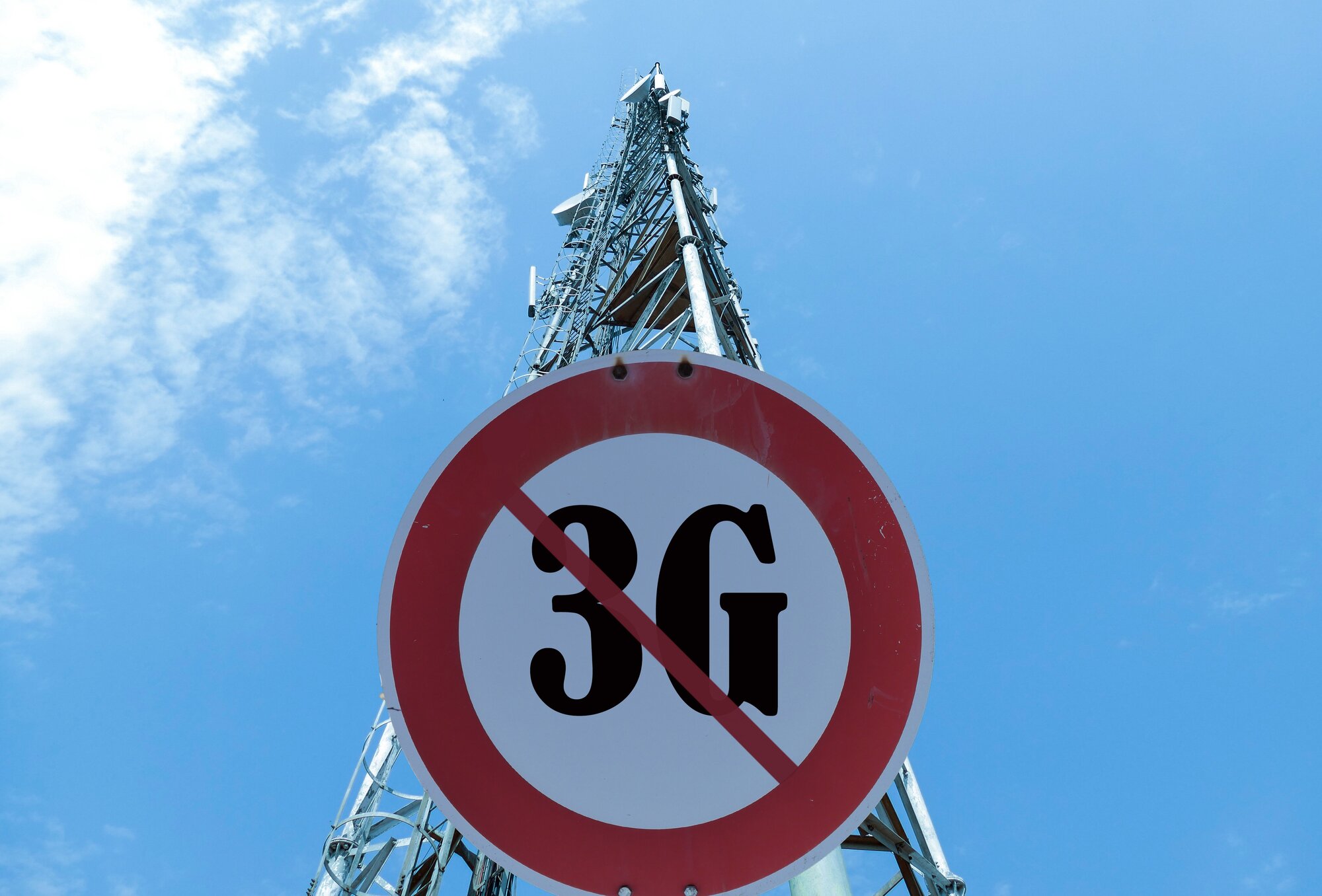 2degrees says it will begin shutting its 3G mobile network on December 14, while One NZ has now delayed doing so until early 2026. Photo / Getty Creative