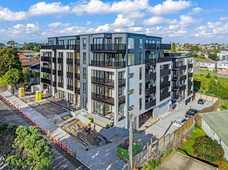 The 46-unit Loxley Apartments on 32-26 Tennyson Ave, in Auckland’s Takapuna, have been empty for a year.