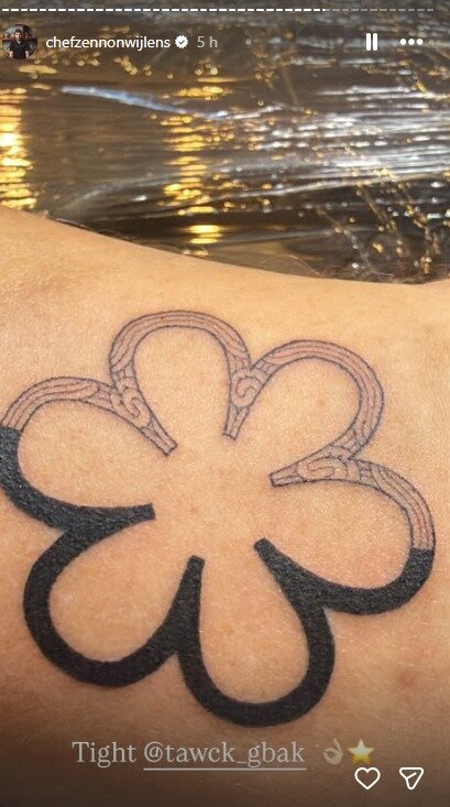 Paris Butter's Zennon Wijlens' post showing his star-shaped ink.