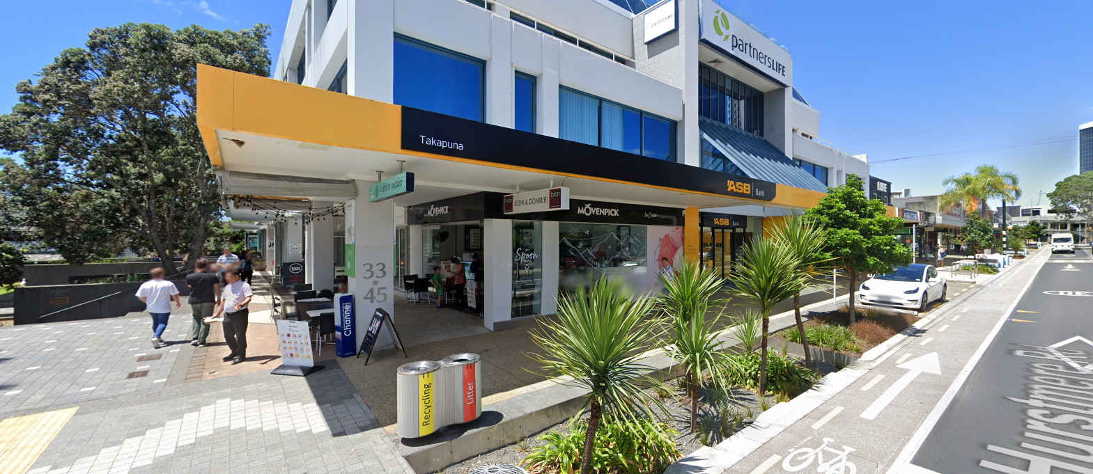 Staff at ASB's Takapuna branch helped the victim send his $250,000 to scammers. Photo / Google