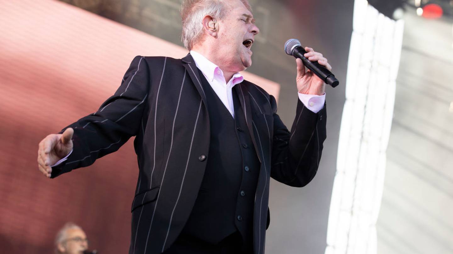 John Farnham cancer diagnosis: Star still in intensive care after 12-hour  surgery