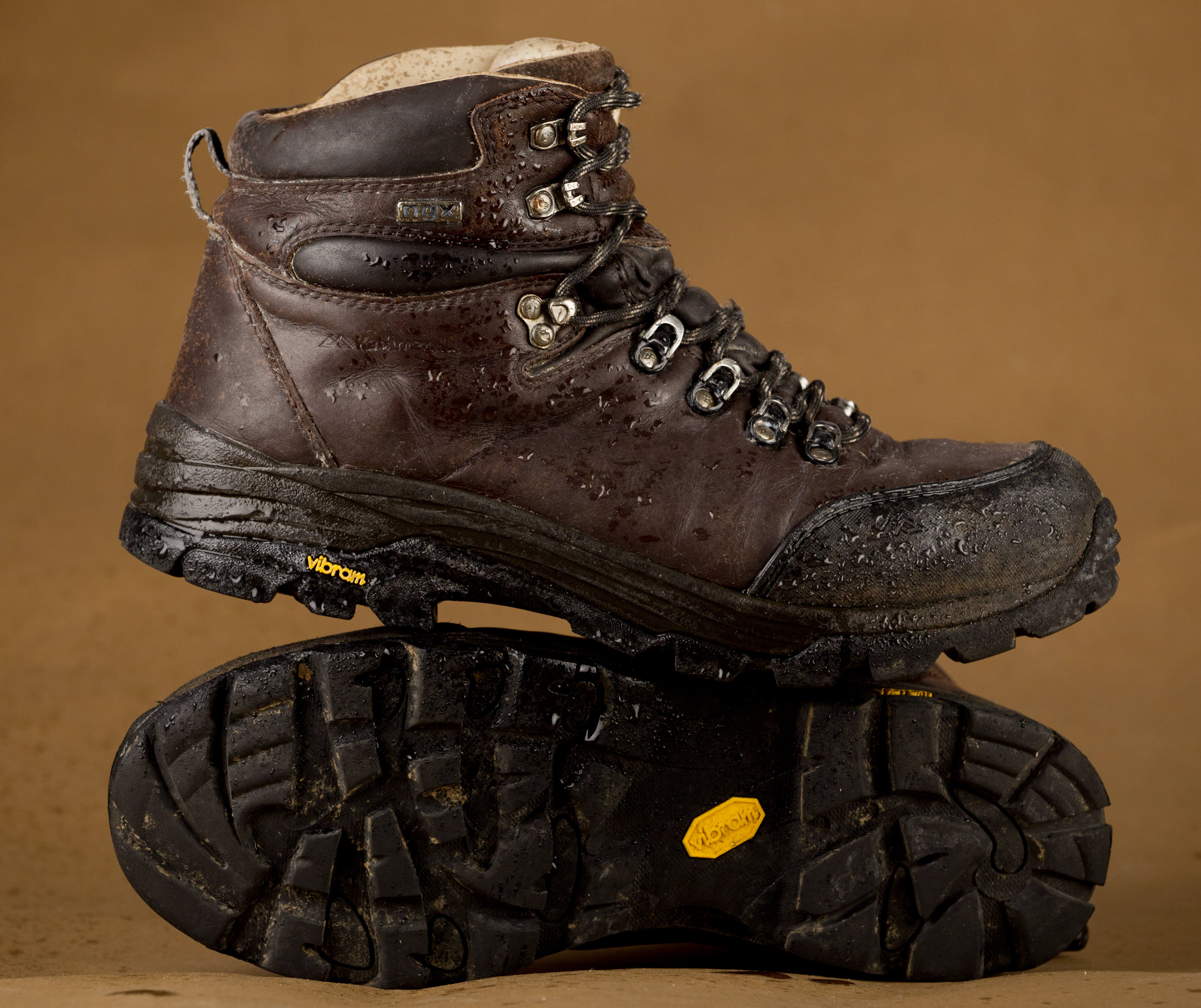 kathmandu hiking boots