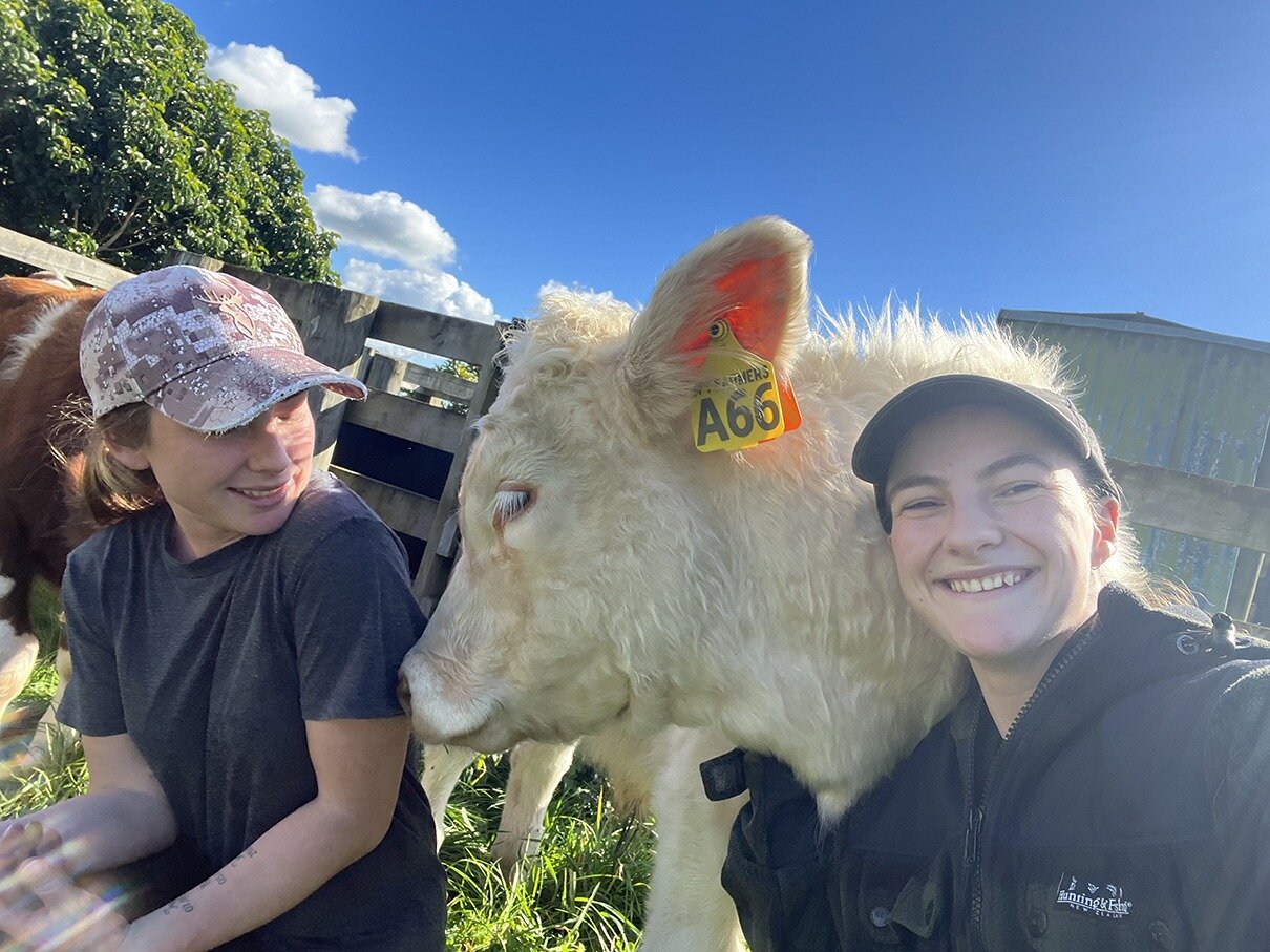 Jamie Hoggard (left) and Jess Hoggard, with 5ft Farmers Arcturus, who will attend the Whangarei A&P Show in December.