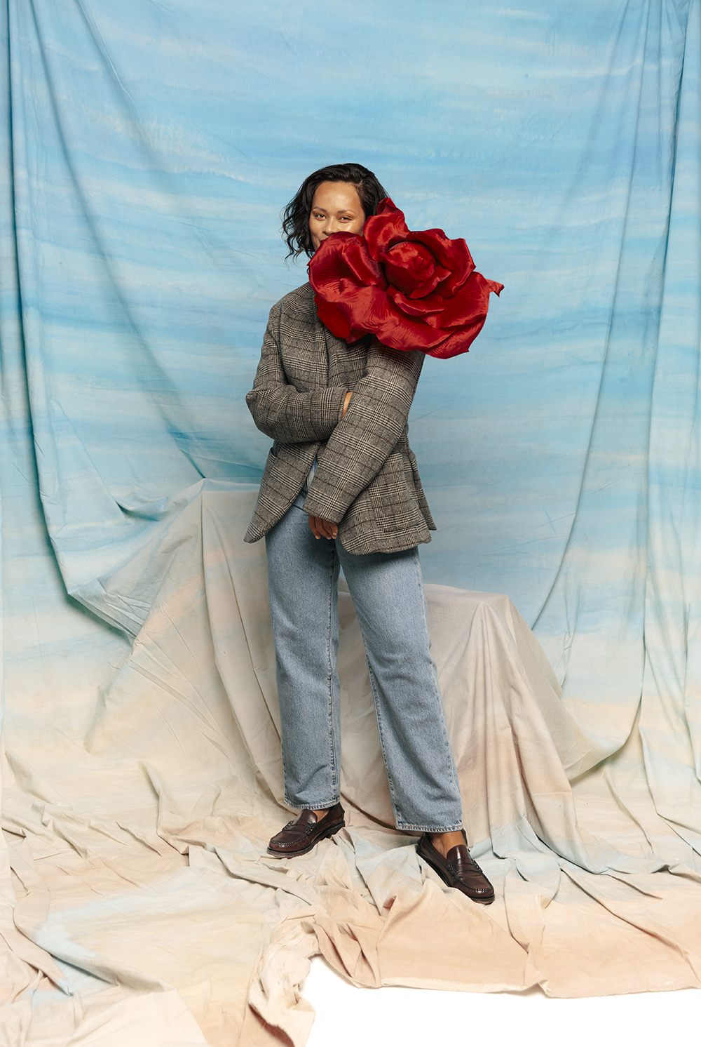 A sense of whimsy doesn’t go astray as Frankie reveals one of Sigourney Weaver’s best tips during filming. “She told me that you can still be cheeky, charming, flirty, funny, smart and cool as you get older. It doesn’t go away. Keep your inner child.” Benjamin Alexander blazer $969. Levi’s jeans $150. Sebago loafers, $390, from Solect. Photo / Hōhua Ropate Kurene