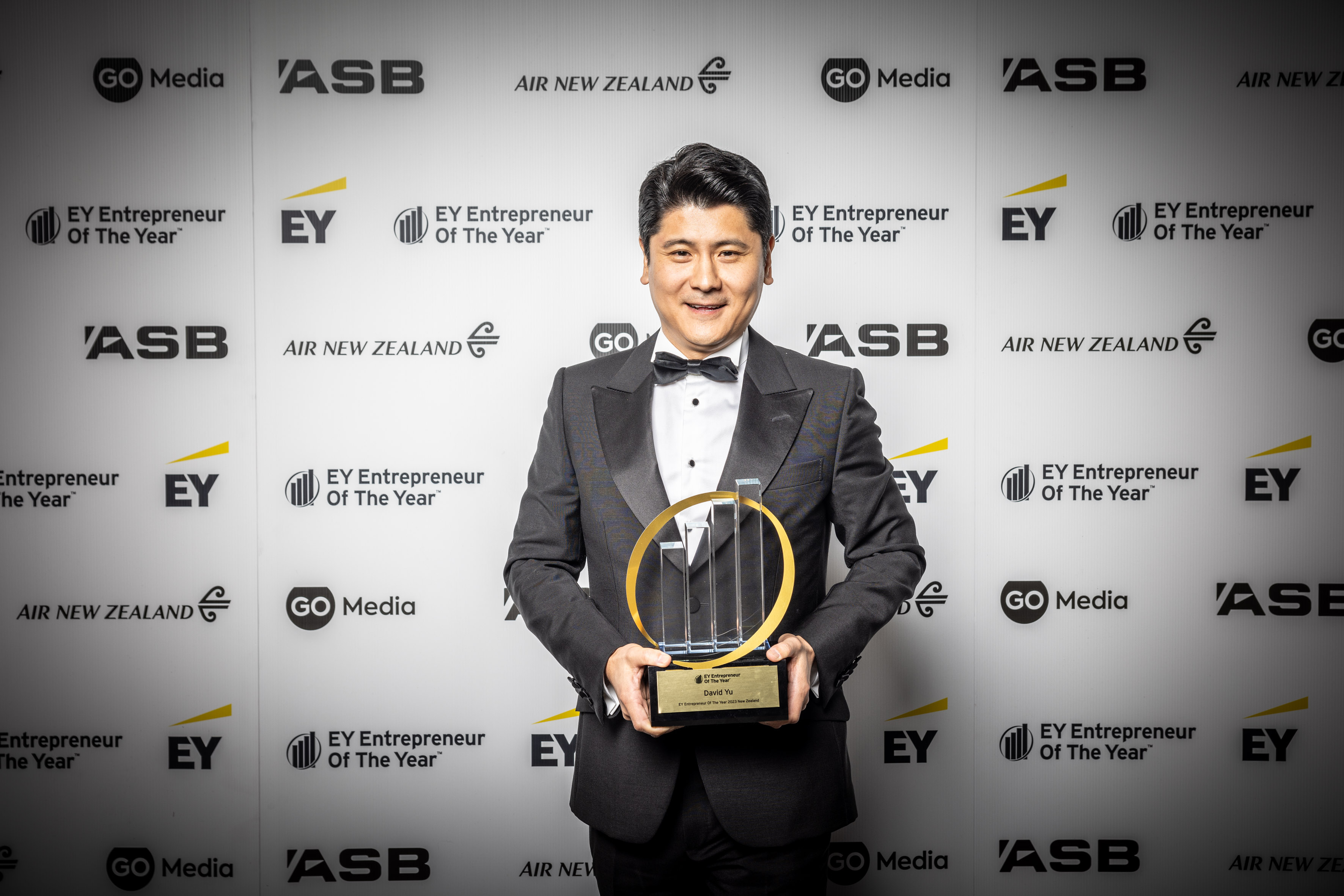 David Yu, creator of app VeVe, was awarded the title of EY Entrepreneur of the Year 2023 New Zealand at an awards ceremony in Auckland last night.