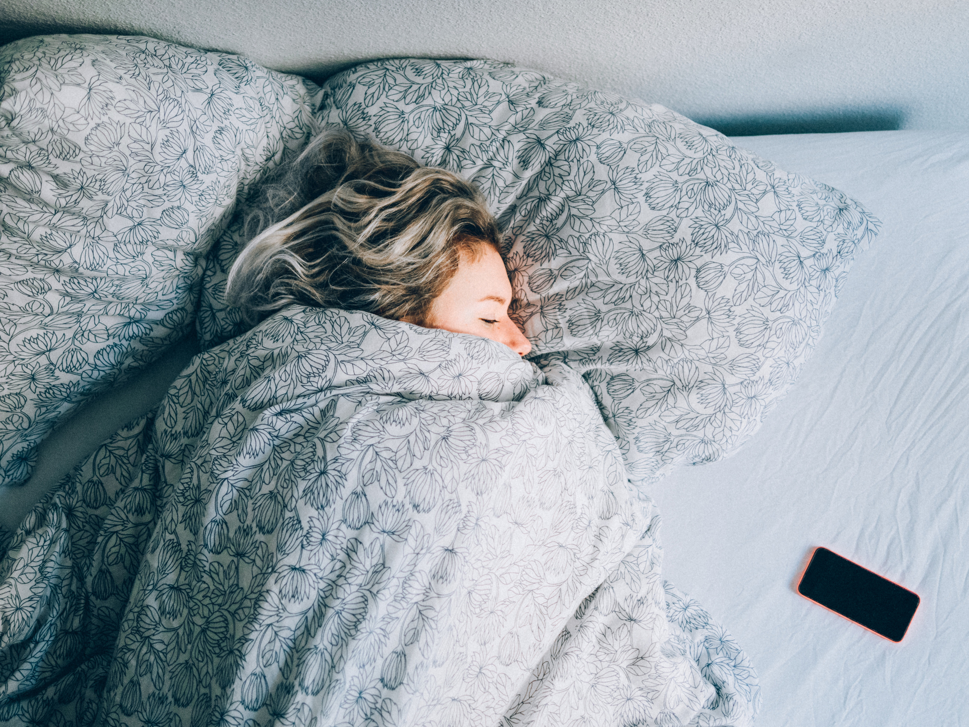 The ideal room temperature to help the average adult fall into a good-quality sleep is 16-18C.