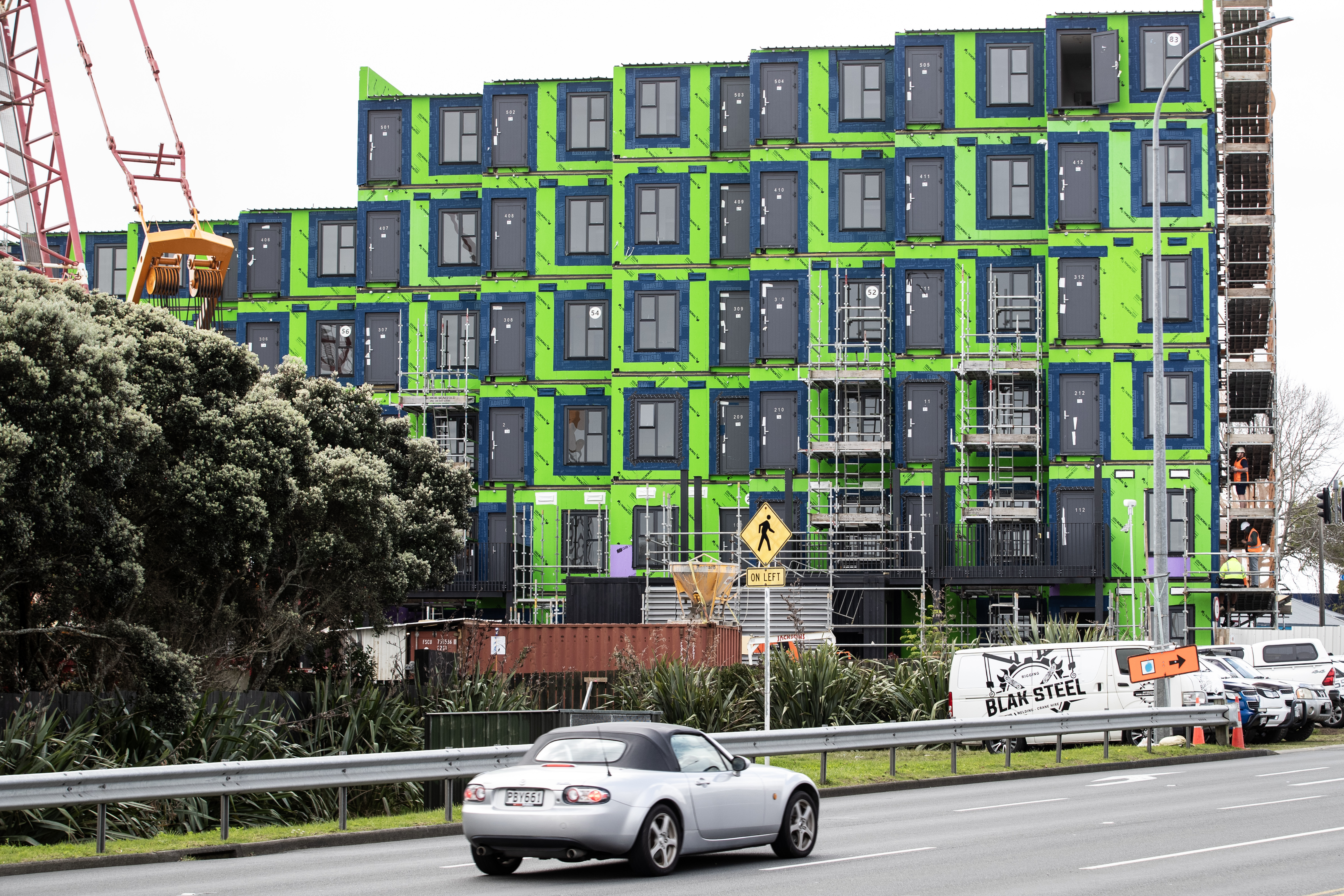 Kāinga Ora's modular development at the Great North Rd/ Point Chevalier Rd intersection. Photo / Jason Oxenham