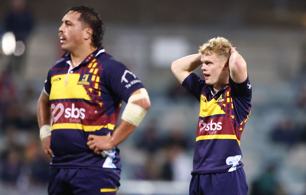 Highlanders players look dejected during the Super Rugby Pacific Quarter Final match between ACT Brumbies and Highlanders at GIO Stadium. Photo /Getty Images