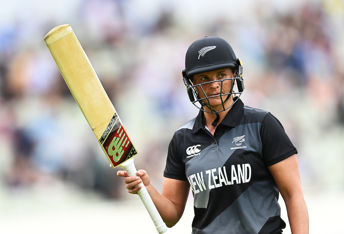 Commonwealth Games: Suzie Bates shines as White Ferns beat South Africa in opener - NZ Herald