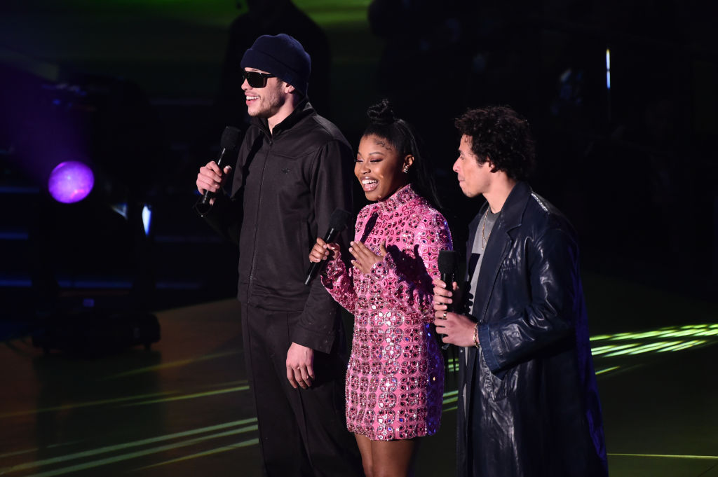 Pete Davidson, left, at the Nickelodeon Kids' Choice Awards following his car accident. Photo / Getty Images