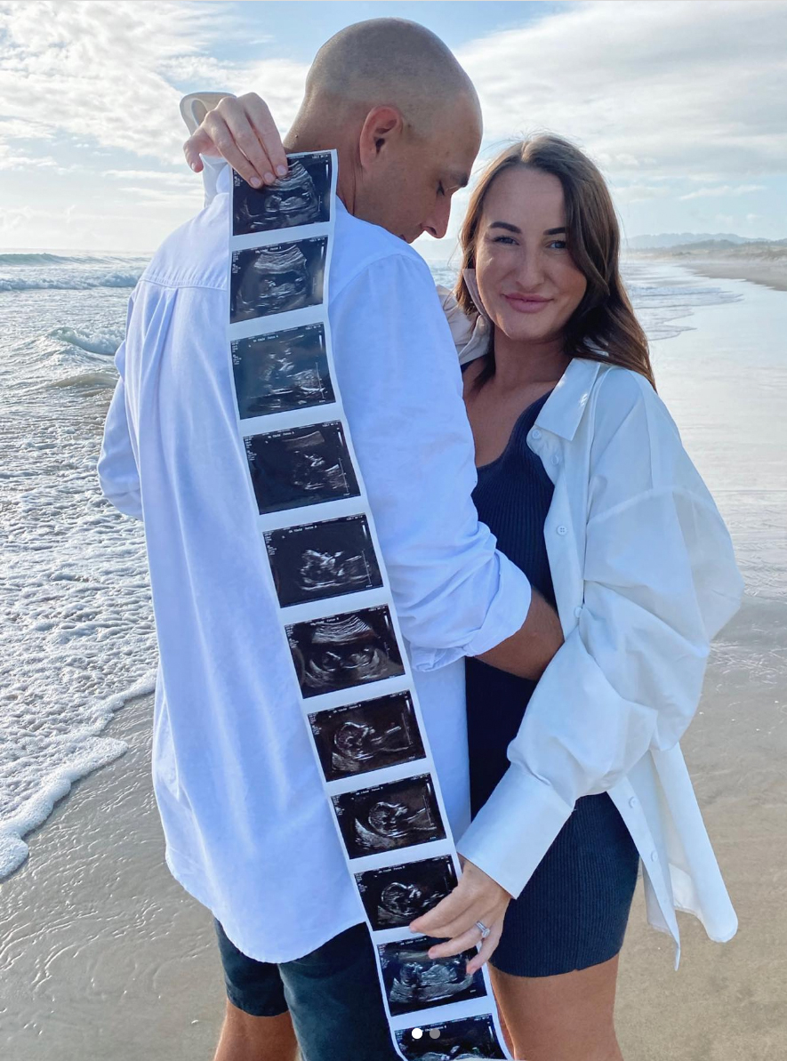 Bella shared her pregnancy news for the first time on Instagram. Photo / Instagram, @belllhenry
