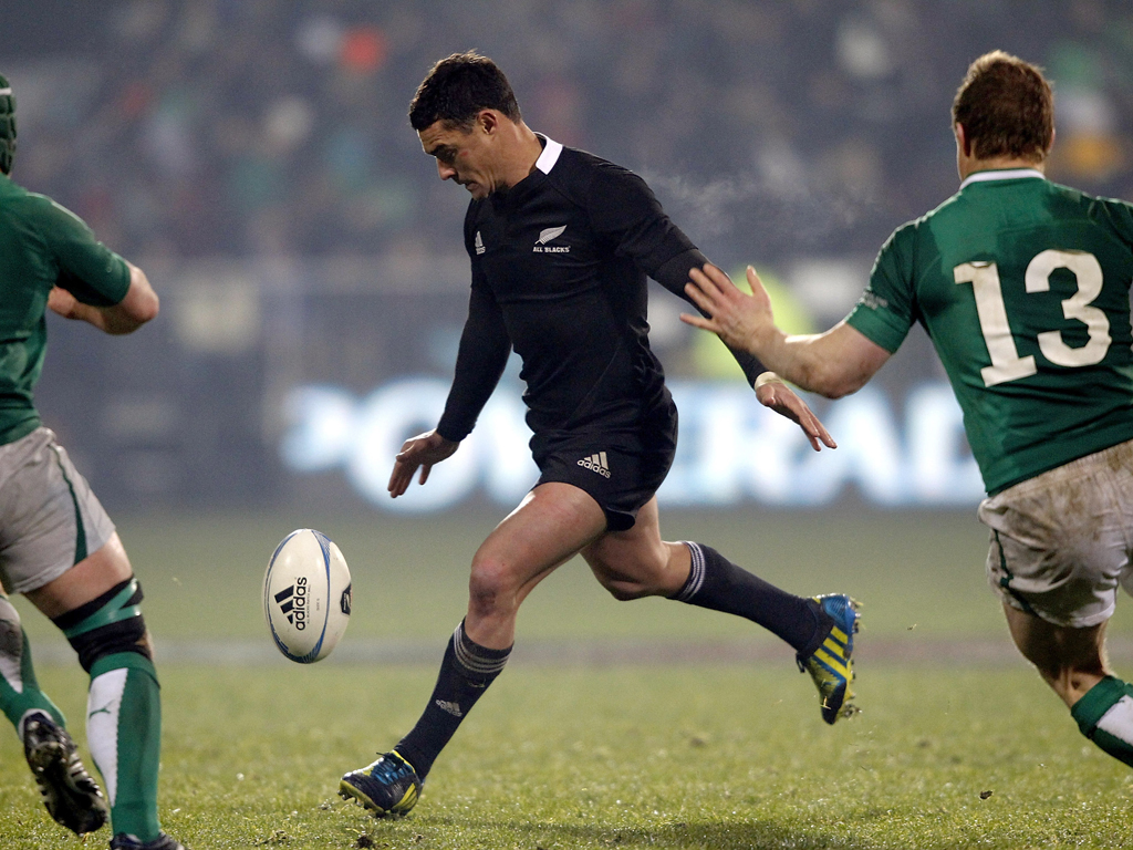 Dan Carter of the All Blacks takes a shot at goal during the International Test Match between Ireland and New Zealand. Photo / Getty Images.